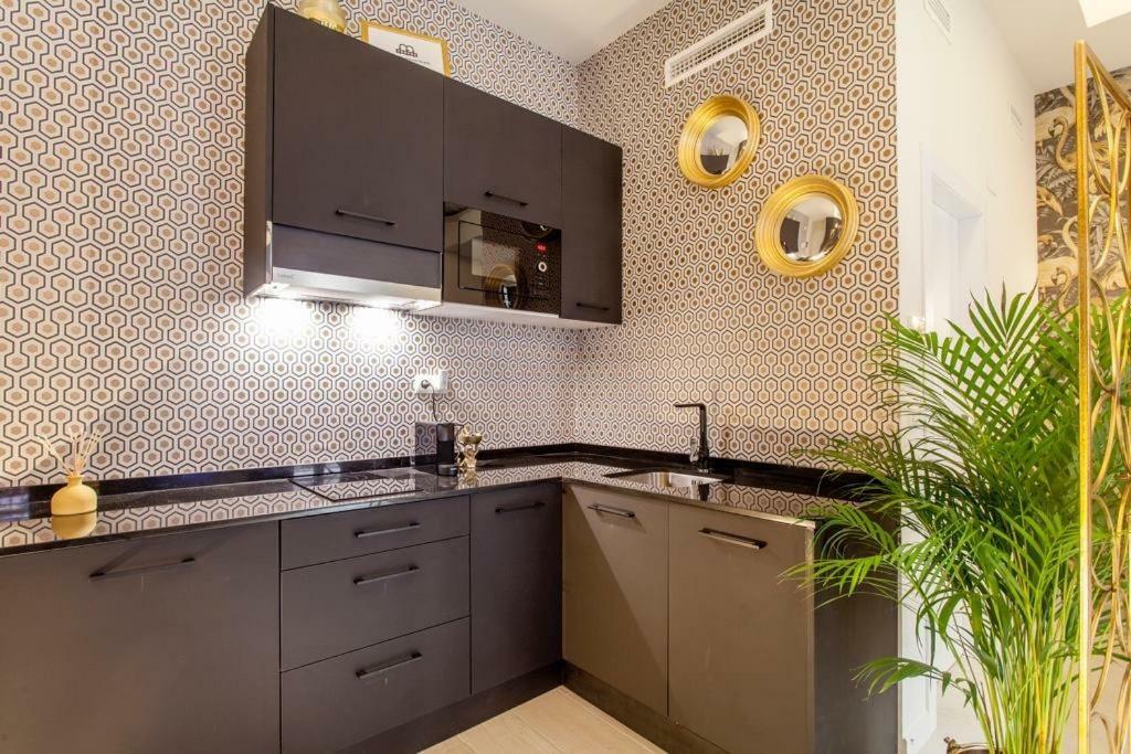 Mediterranean Flats Plaza Redonda Валенсия Екстериор снимка
