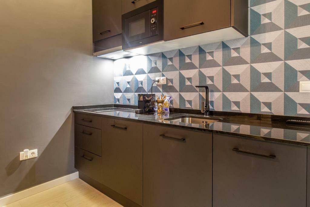 Mediterranean Flats Plaza Redonda Валенсия Екстериор снимка
