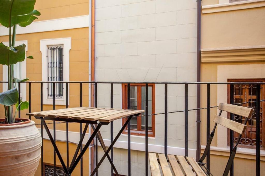 Mediterranean Flats Plaza Redonda Валенсия Екстериор снимка